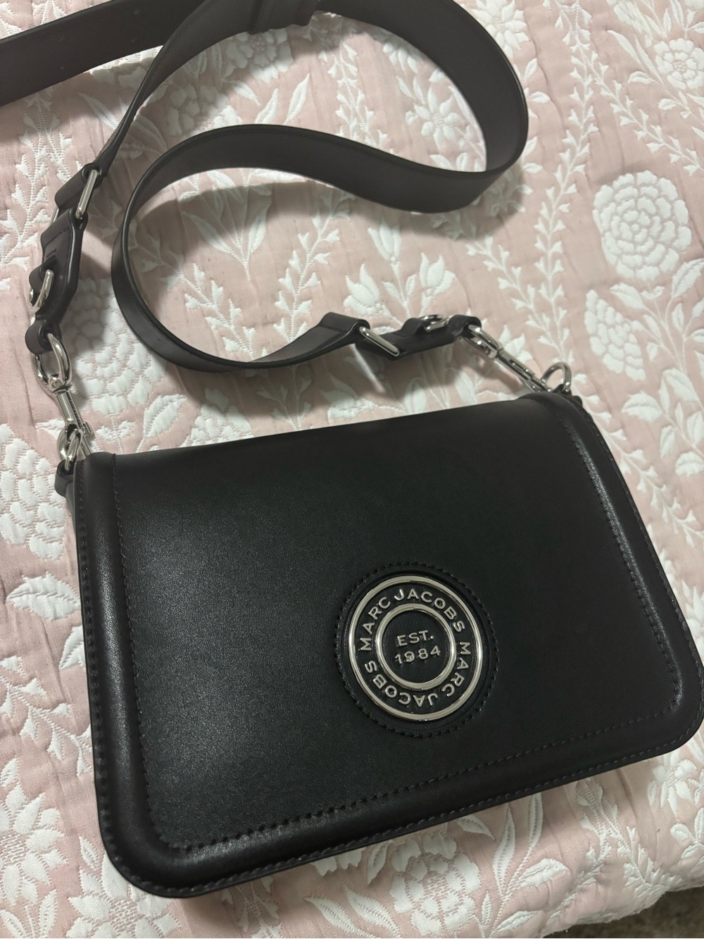 Marc Jacobs Black Leather Crossbody with Signature Logo Medallion - Picture 2 of 3